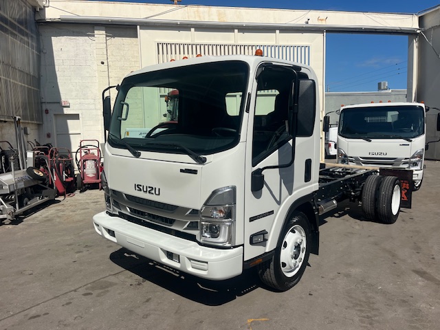 Truck Chassis Isuzu NPR - Gasoline
