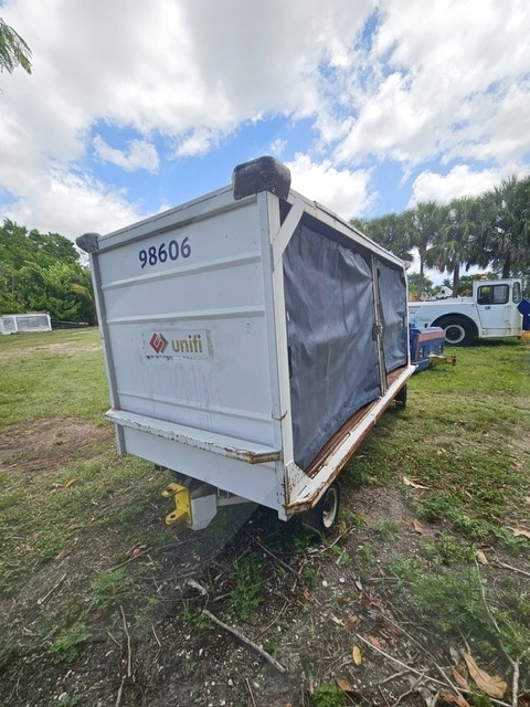 Baggage Carts Closed Clyde 15F3400