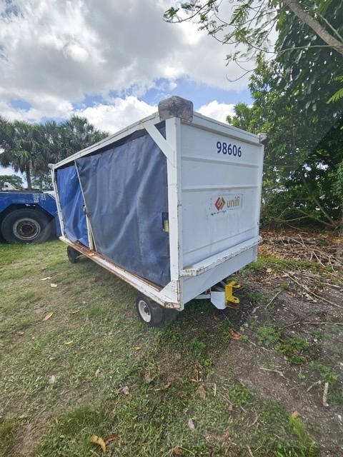 Baggage Carts Closed Clyde 15F3400