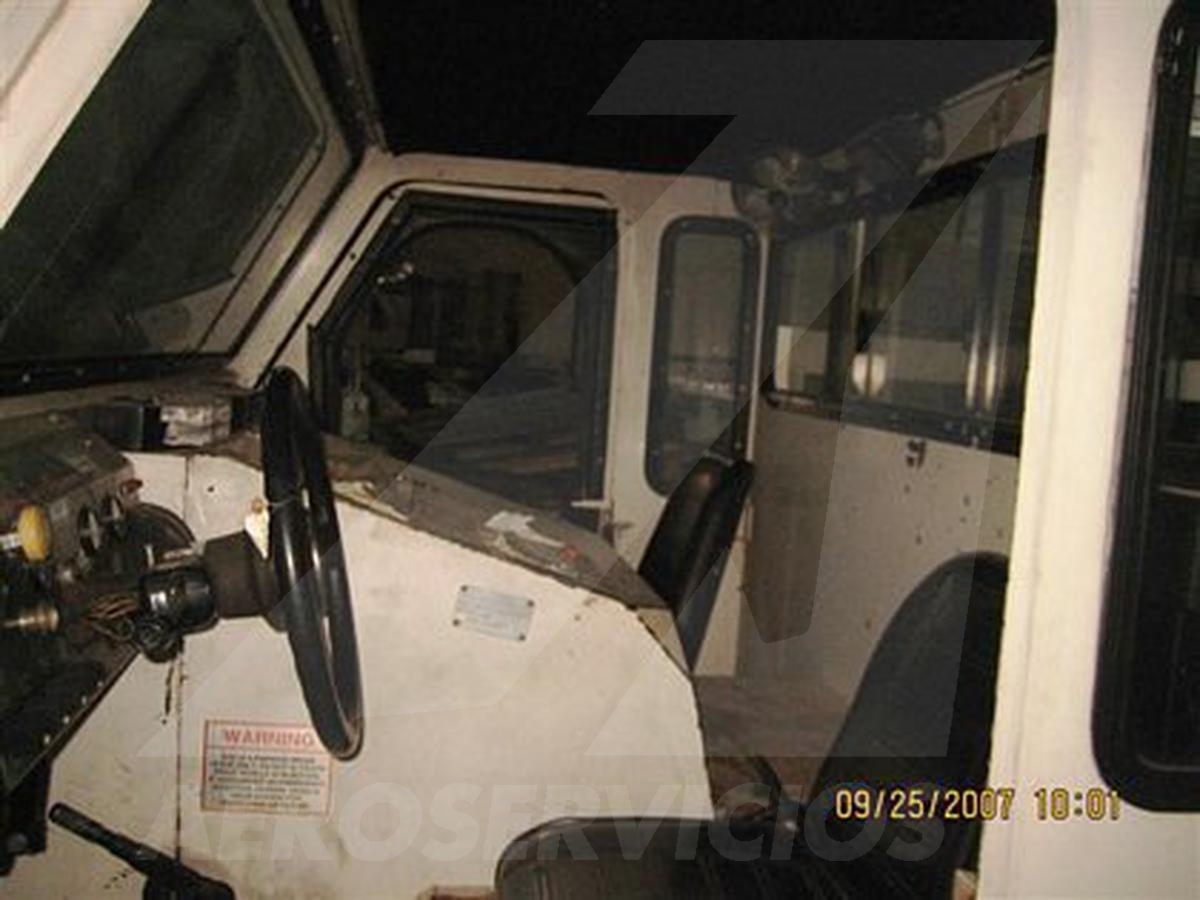 2000 Lift-A-Loft APV Flat Bed