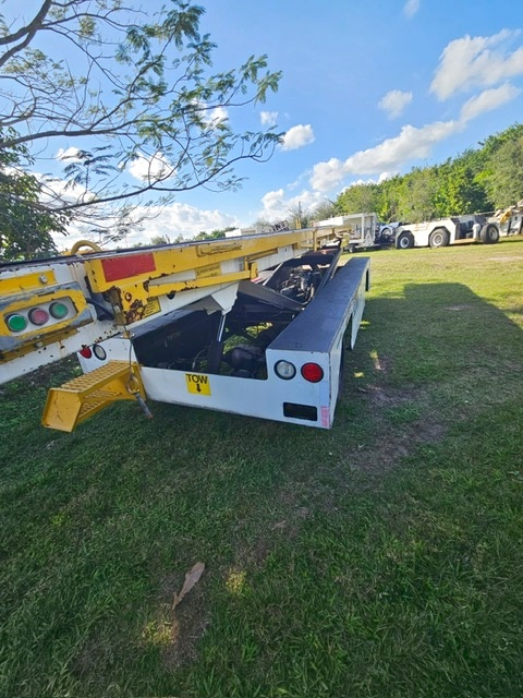 Belt Loader Tug 660