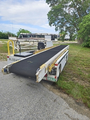 Belt Loader Tug 660E