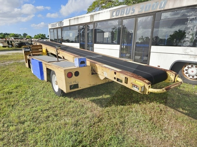 Belt Loader Tug 660E