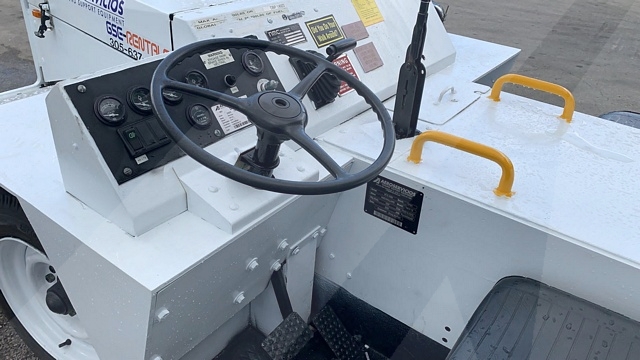 Push Back Tractor NMC/WOLLARD 140-12