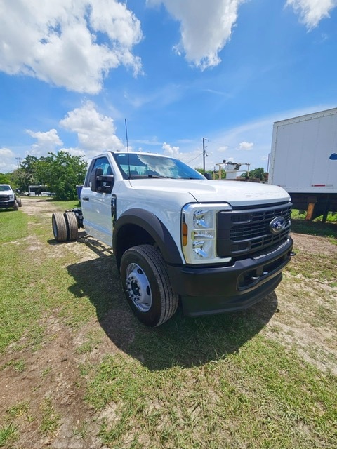 Truck Chassis Ford F-600