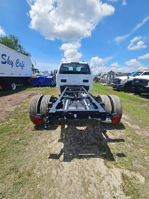 Truck Chassis Ford F-600