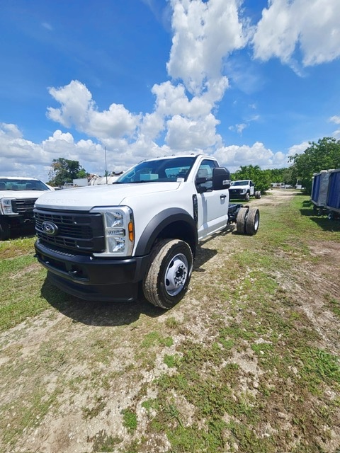 Truck Chassis Ford F-600