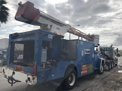 1990 FMC/Ford Trump D2-440 / F-800