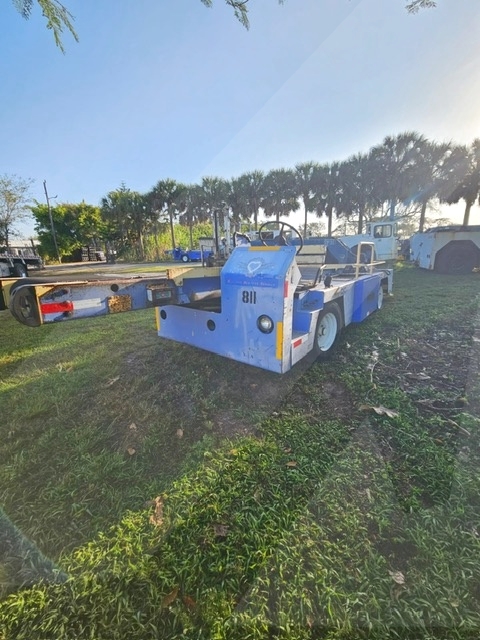 Belt Loader Tug 660E