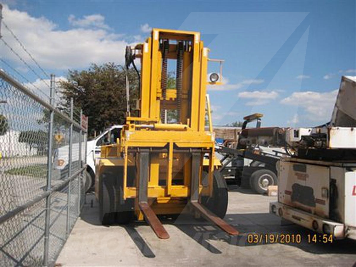 Fork Lift Lansing 823