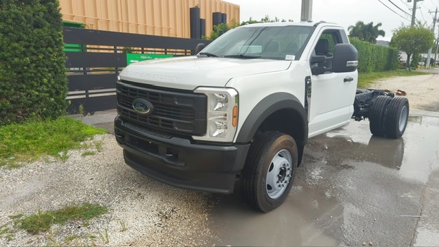 Truck Chassis Ford F-600 2026