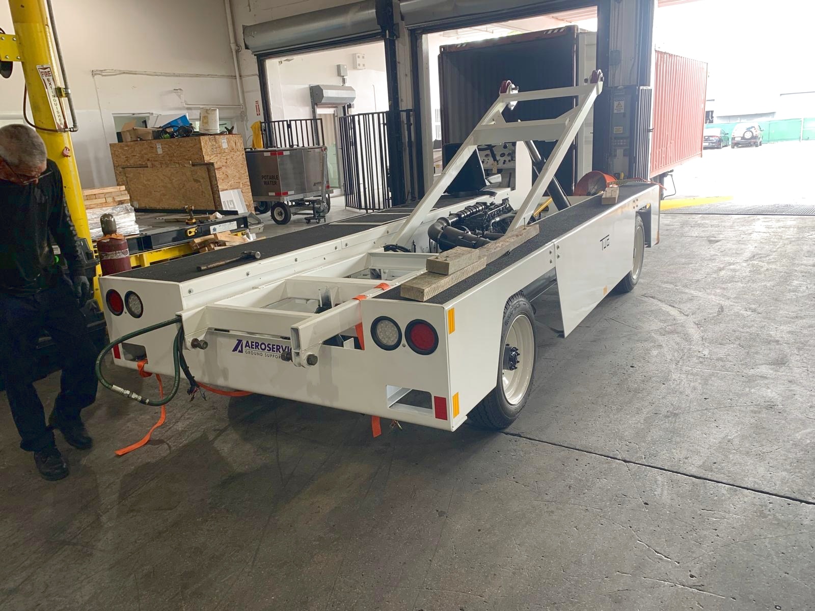 Belt Loader Tug 660