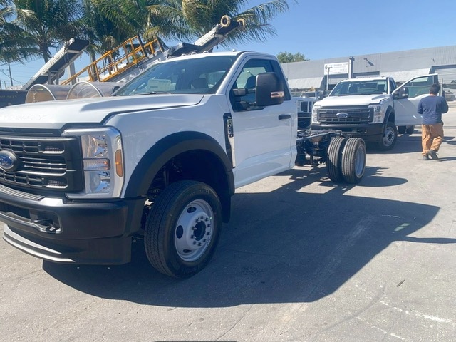 Truck Chassis Ford F-550