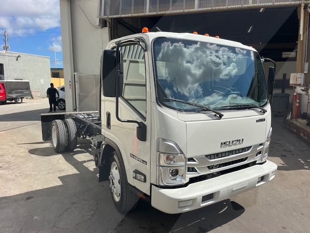 Truck Chassis Isuzu NPR - Gasoline