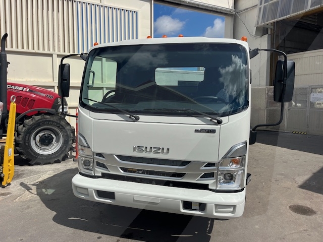 Truck Chassis Isuzu NPR - Gasoline