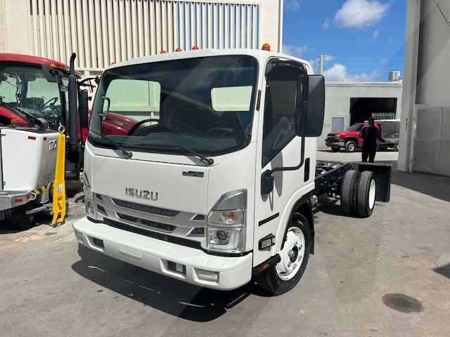 Truck Chassis Isuzu NPR - Gasoline