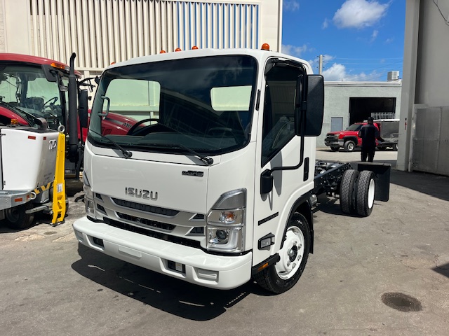 Truck Chassis Isuzu NPR - Gasoline