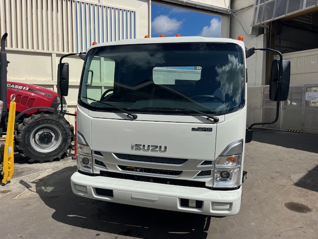Truck Chassis Isuzu NPR - Gasoline