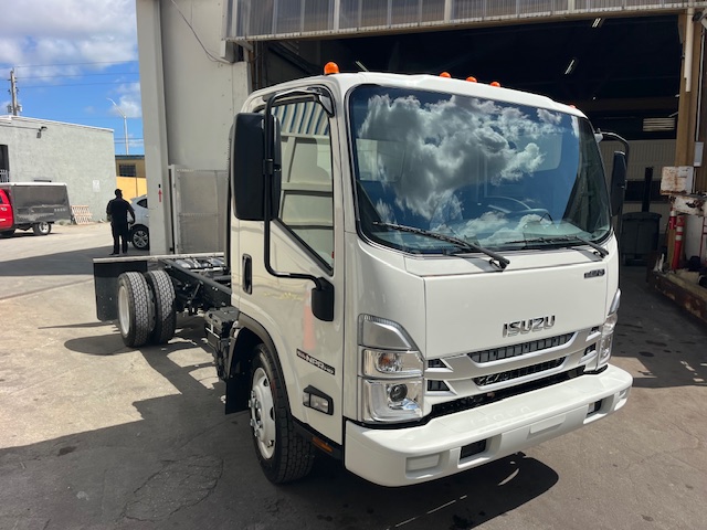 Truck Chassis Isuzu NPR - Gasoline
