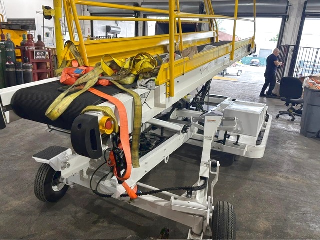 Towable Belt Loader Wasp A01771D-3179