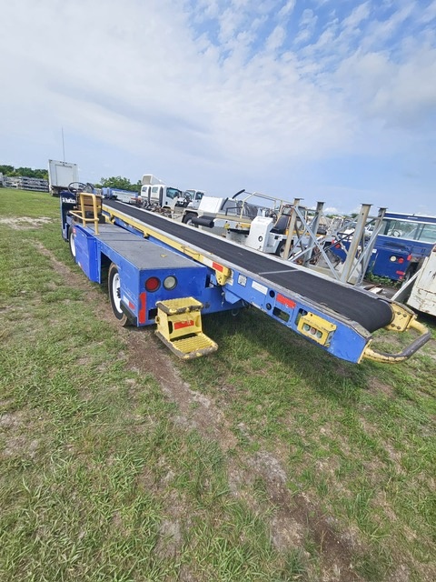 Belt Loader Tug 660