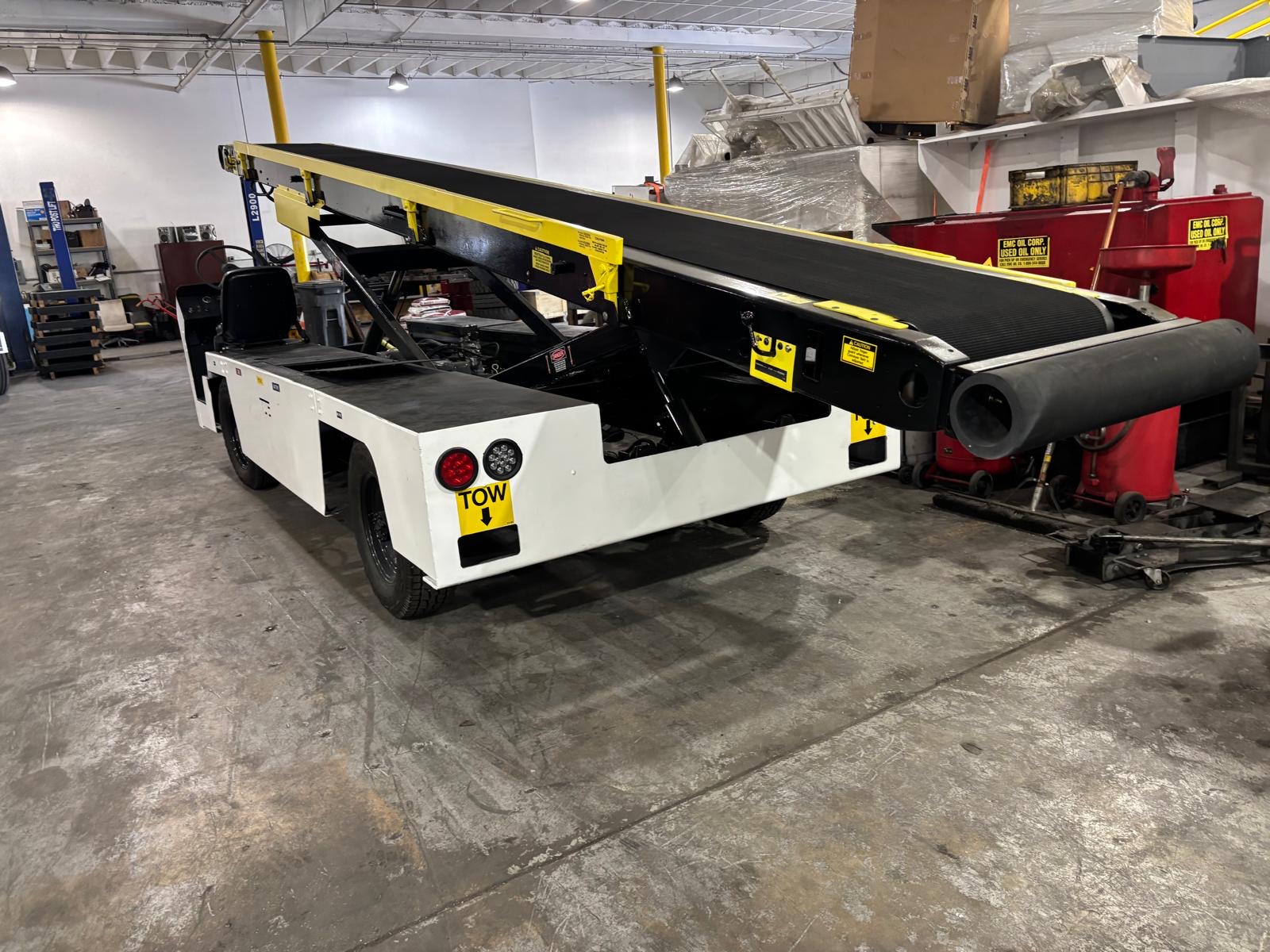 Belt Loader Tug 660