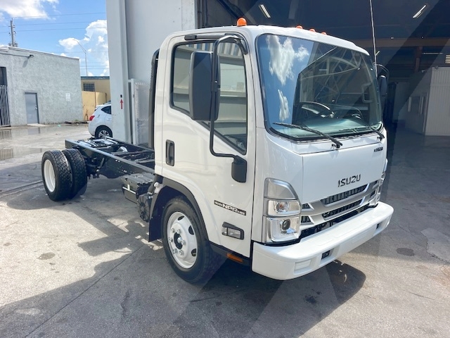 Truck Chassis Isuzu NPR - Gasoline
