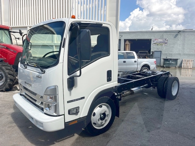 Truck Chassis Isuzu NPR - Gasoline