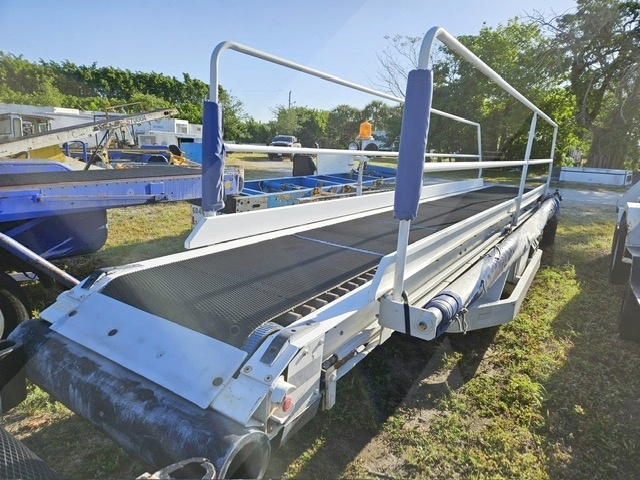 Towable Belt Loader Wasp A01771D-3650