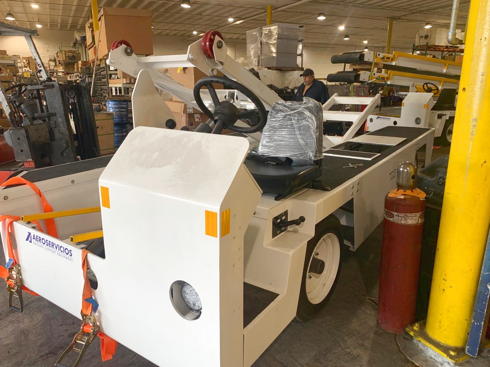 Belt Loader Tug 660