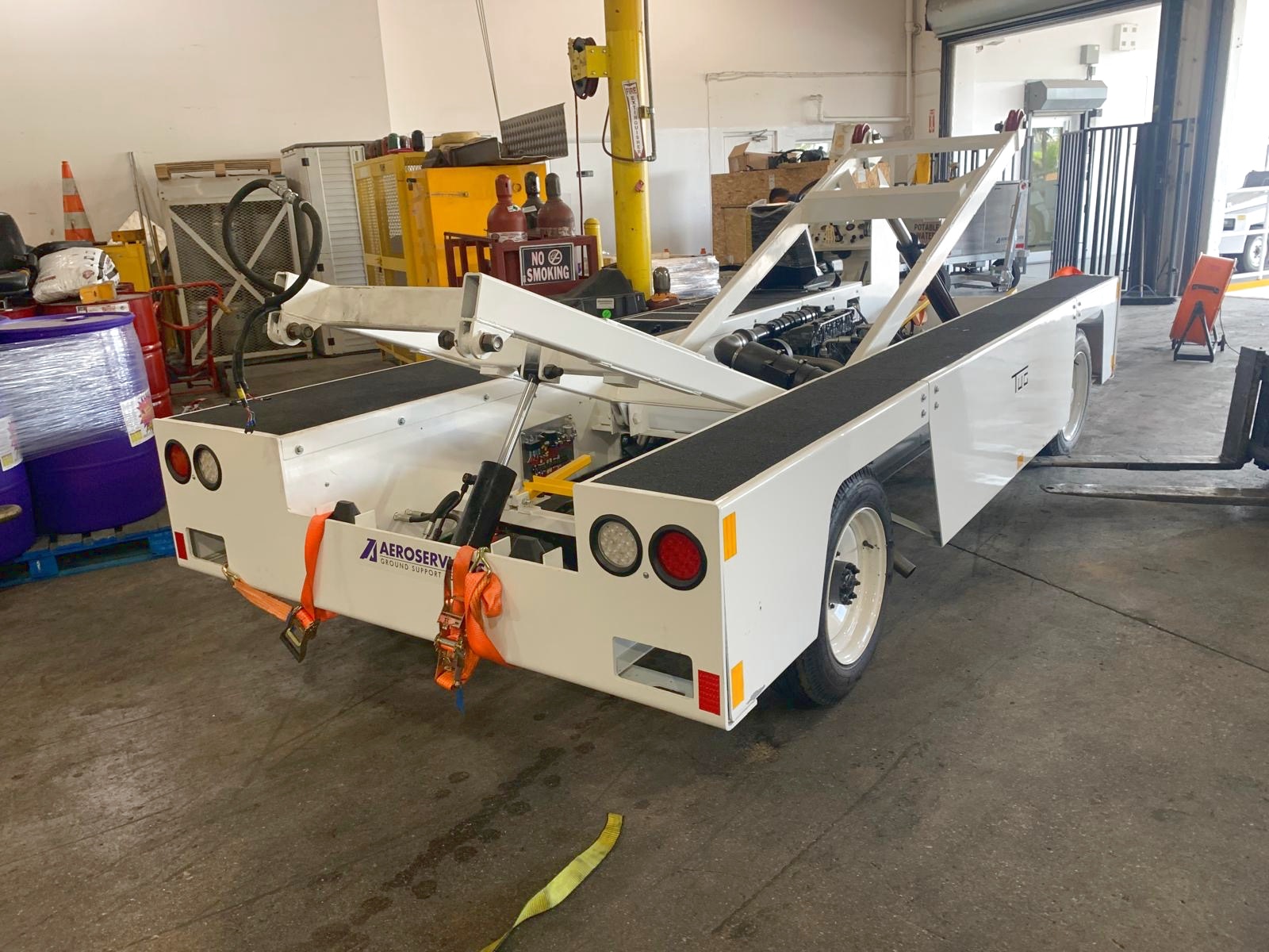 Belt Loader Tug 660