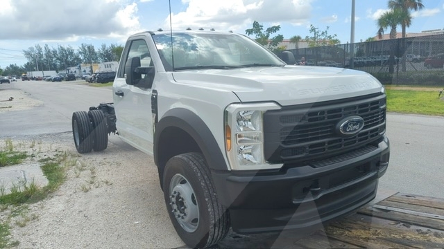 Truck Chassis Ford F-600