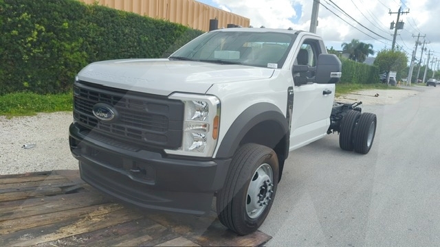 Truck Chassis Ford F-600