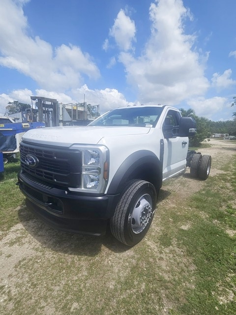 Truck Chassis Ford F-600