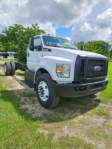Truck Chassis Ford F-750 2025