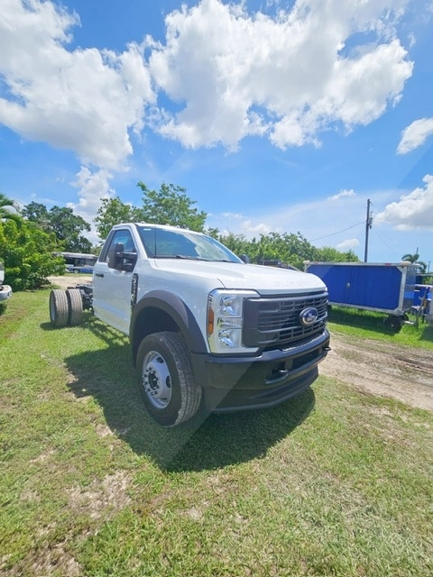 Truck Chassis Ford F-600