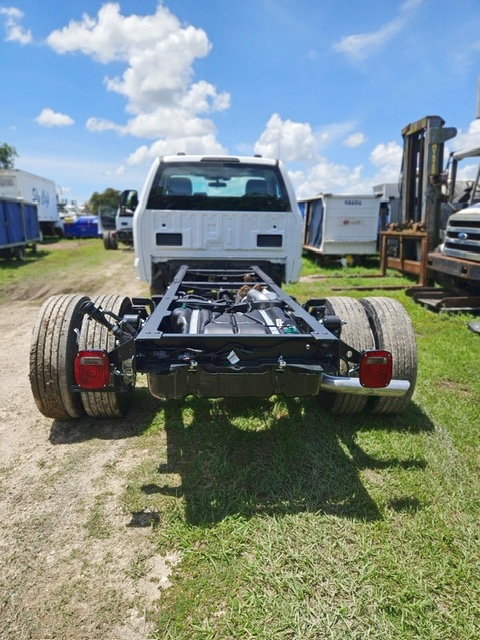Truck Chassis Ford F-600
