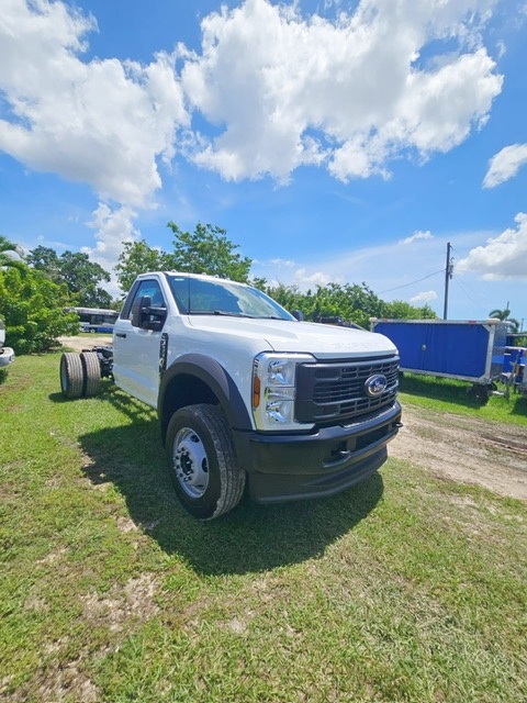 Truck Chassis Ford F-600