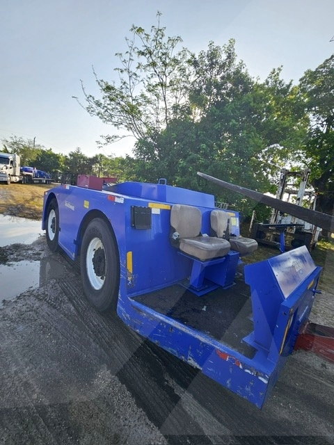 Push Back Tractor FMC B350E