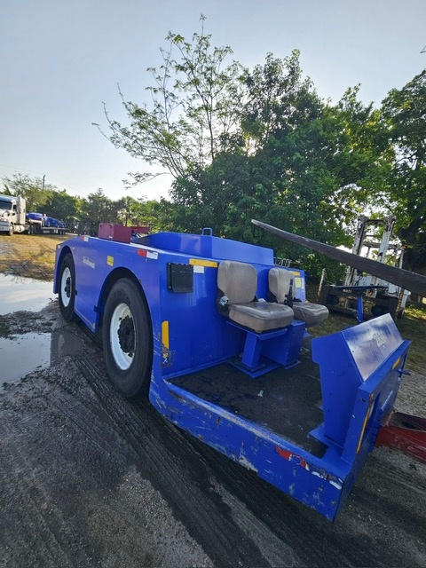 Push Back Tractor FMC B350E