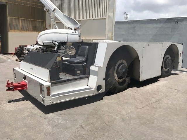 Push Back Tractor FMC B-1200