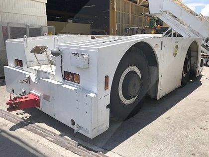 Push Back Tractor FMC B-1200