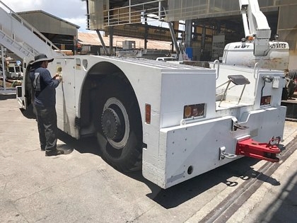 Push Back Tractor FMC B-1200