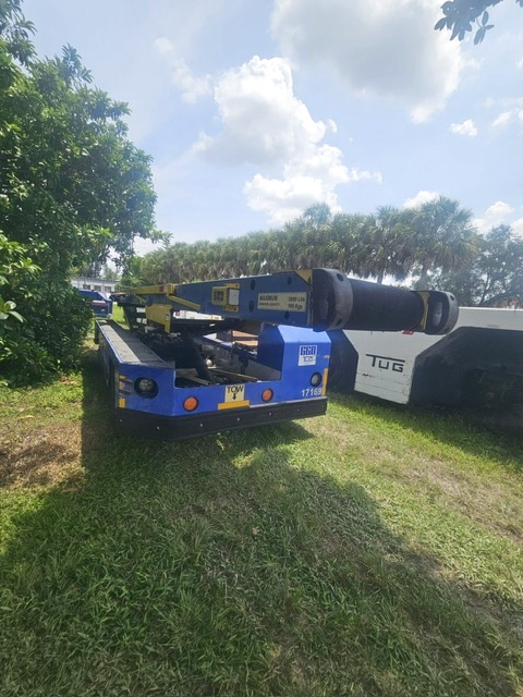 Belt Loader Tug 660