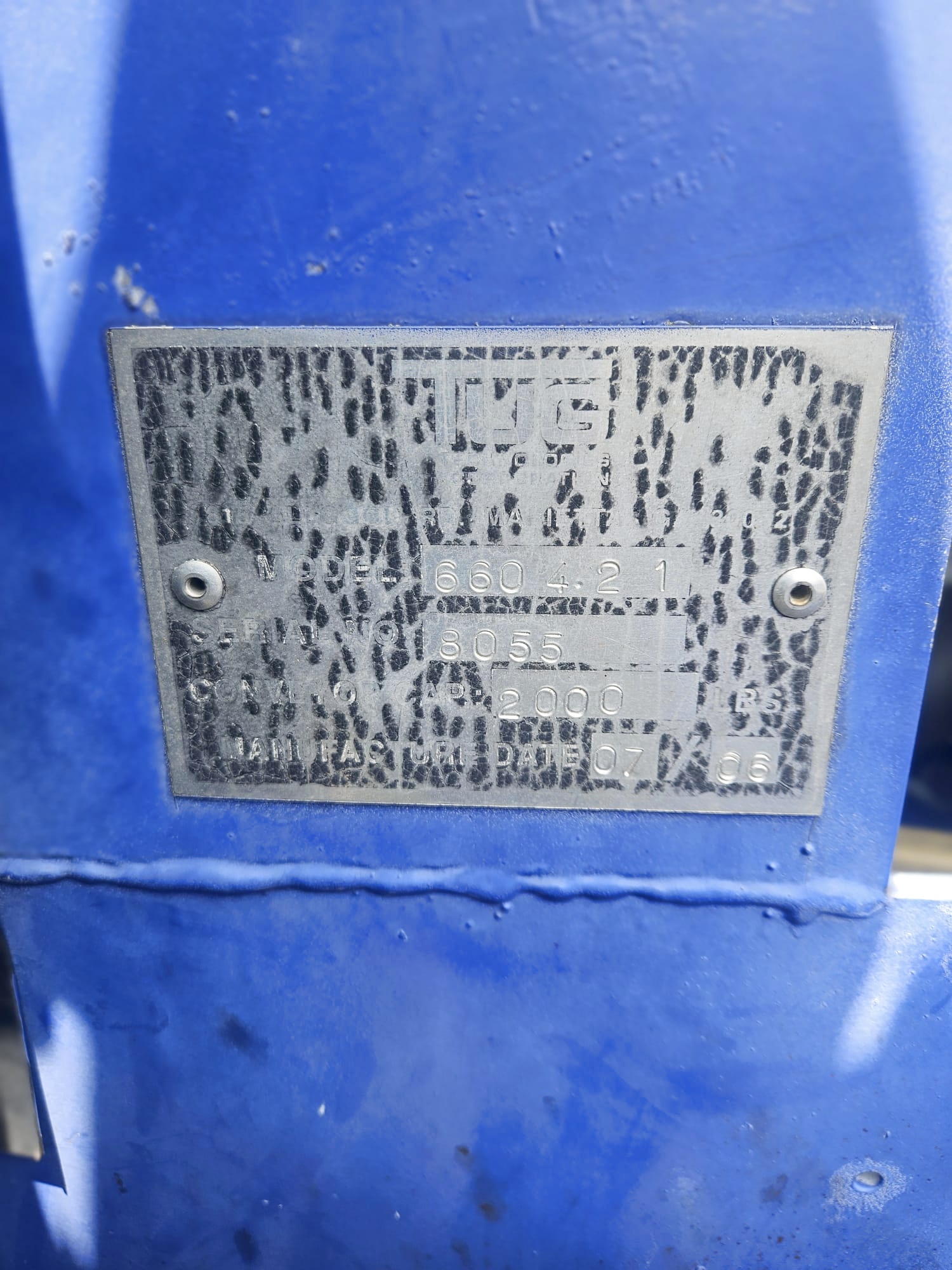 Belt Loader Tug 660