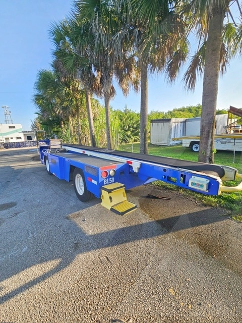 Belt Loader Tug 660E