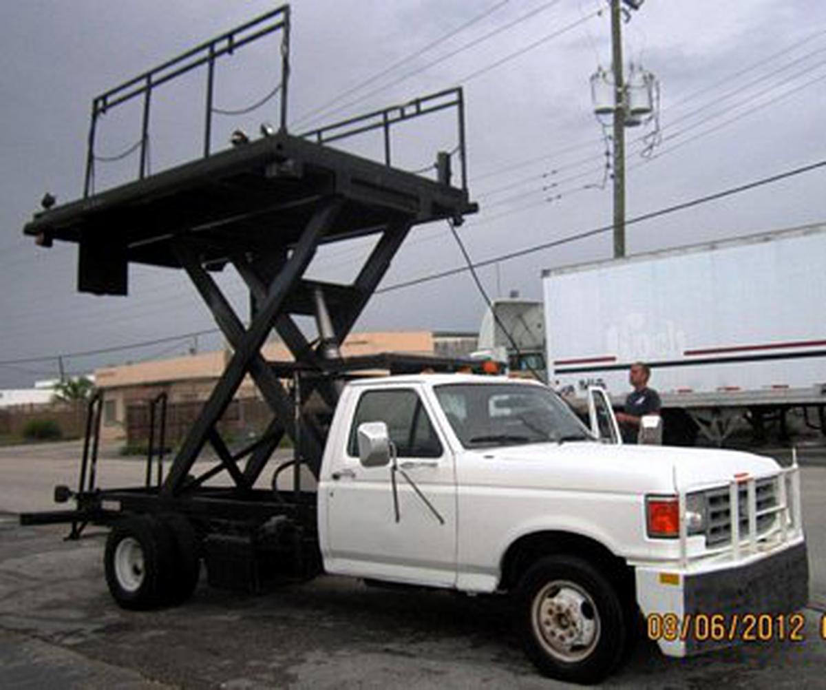 Lift Truck Ford/Nordco F-350/MH12X12A