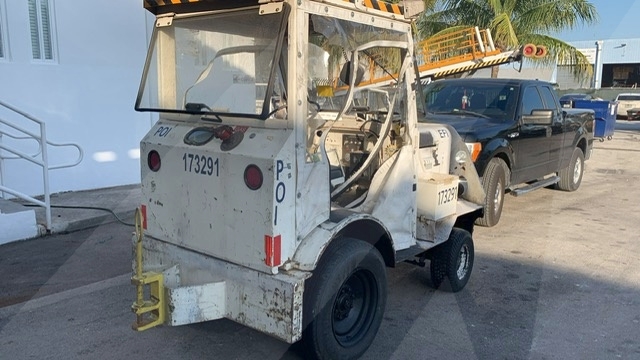 Baggage Tractor Tug MA-30 Cab