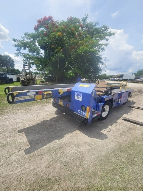 Belt Loader Tug 660
