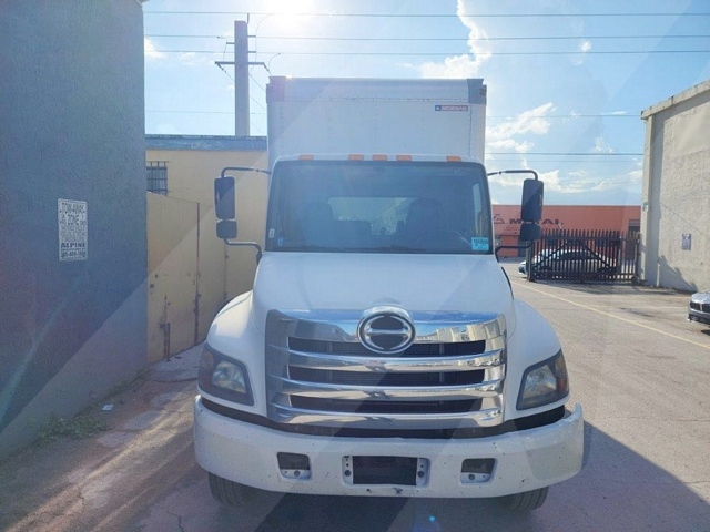 Truck Chassis Hino 268